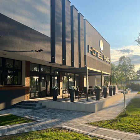 Hotel Park Опочно Экстерьер фото