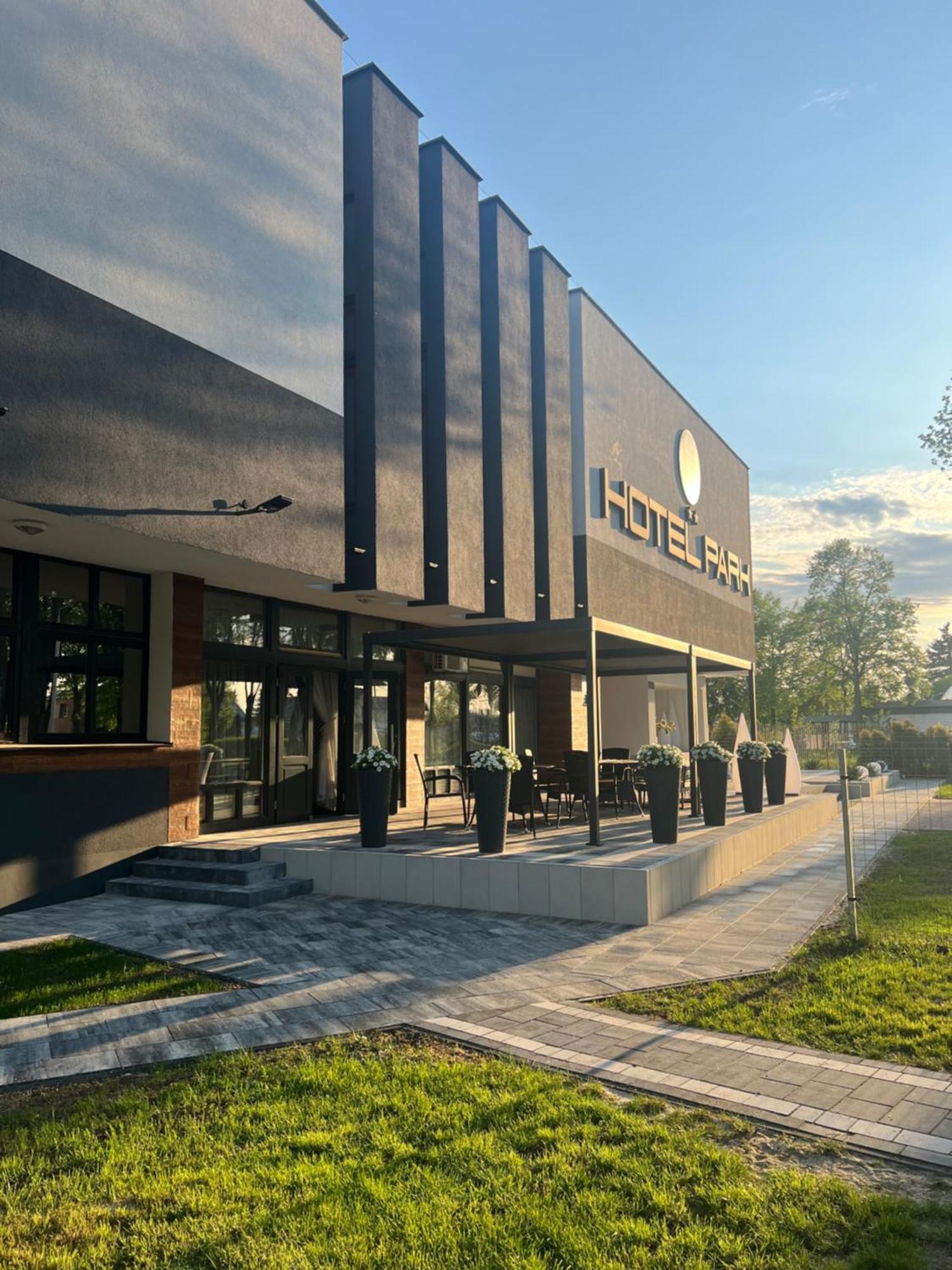 Hotel Park Опочно Экстерьер фото