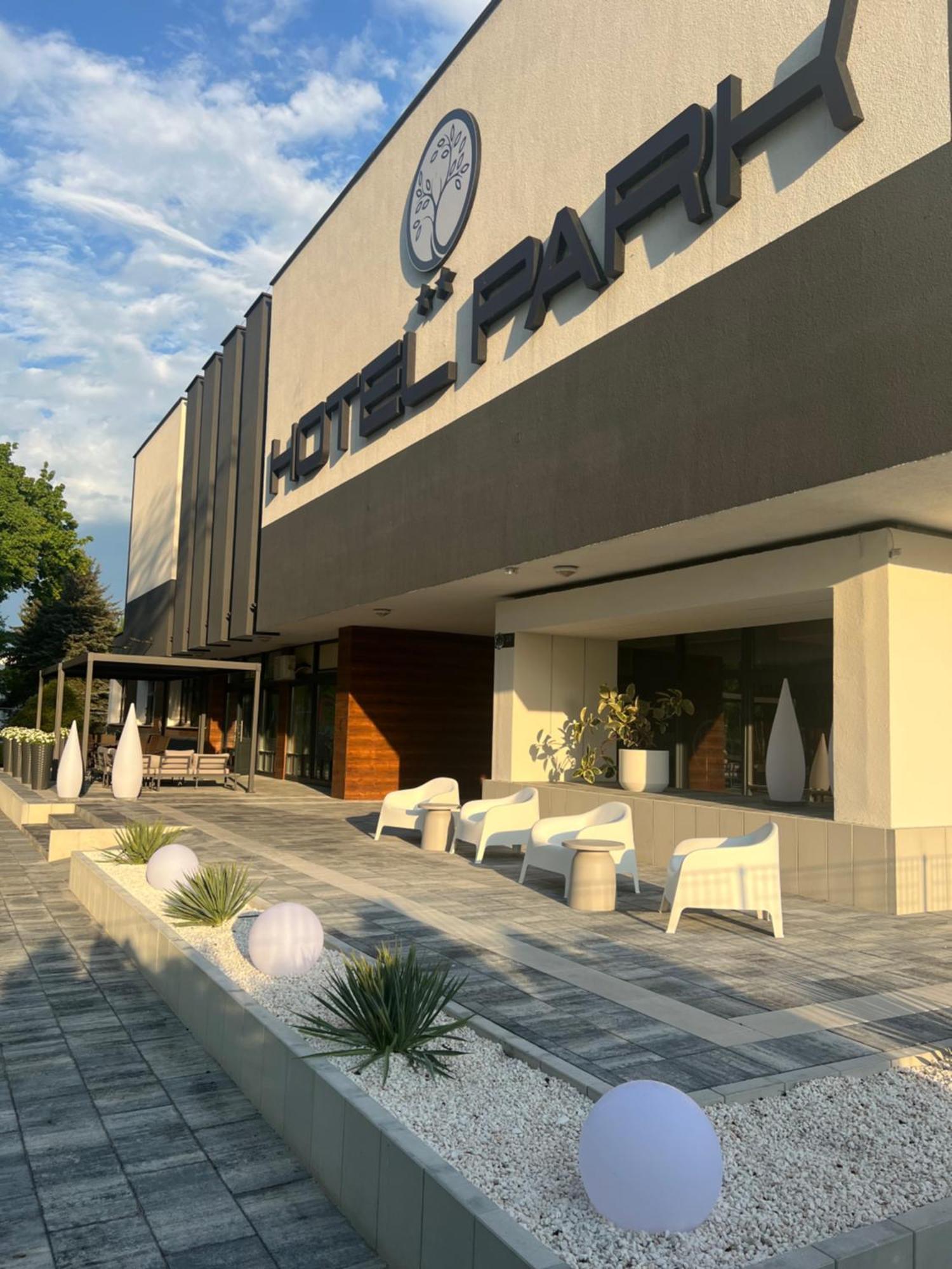Hotel Park Опочно Экстерьер фото